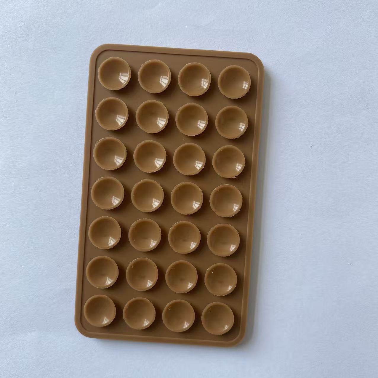 Double-sided silicone suction cup for mobile phone mounting